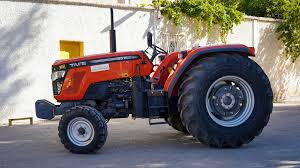 مؤسسة فلاحية / جرار فلاحي